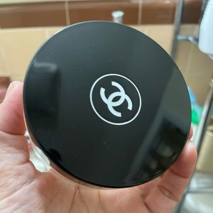 CHANEL POUDRE UNIVERSELLE LIBRE - Natural Finish Loose Powder